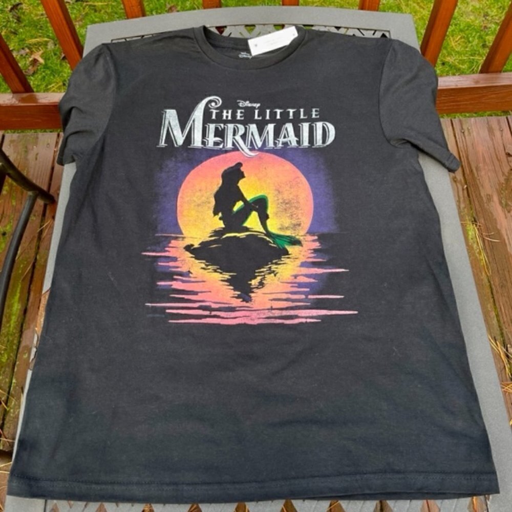 Disney NWT The Little Mermaid Sunset Silhouette T-Shirt Size XLarge
